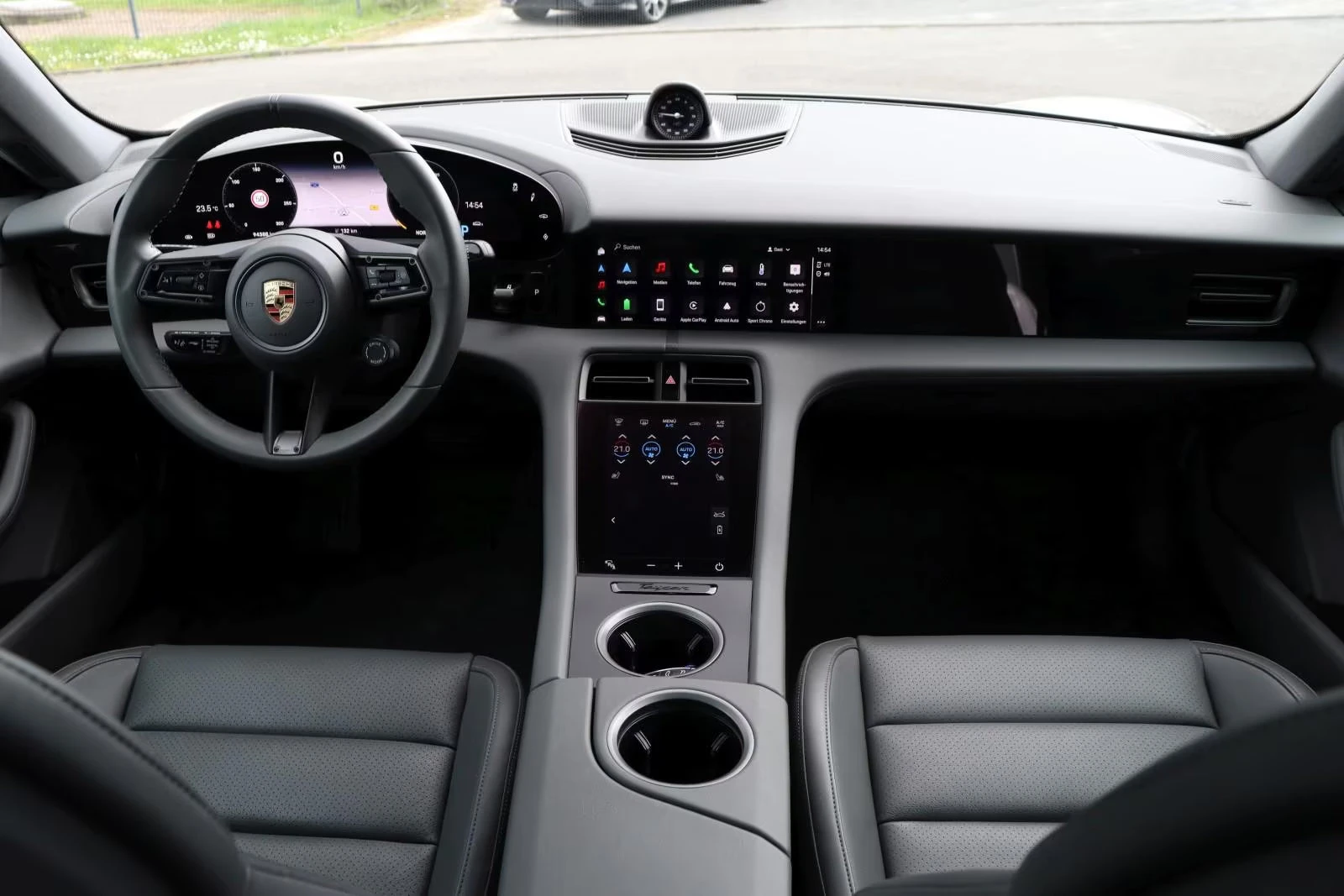 Porsche Taycan 4/476HP/93KWH/CHRONO/MATRIX/BOSE/PANO/360/393z, снимка 8 - Автомобили и джипове - 54428231