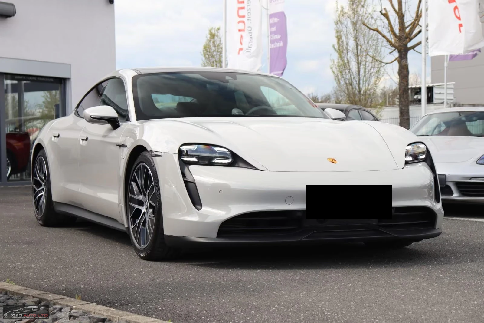 Porsche Taycan 4/476HP/93KWH/CHRONO/MATRIX/BOSE/PANO/360/393z, снимка 4 - Автомобили и джипове - 54428231