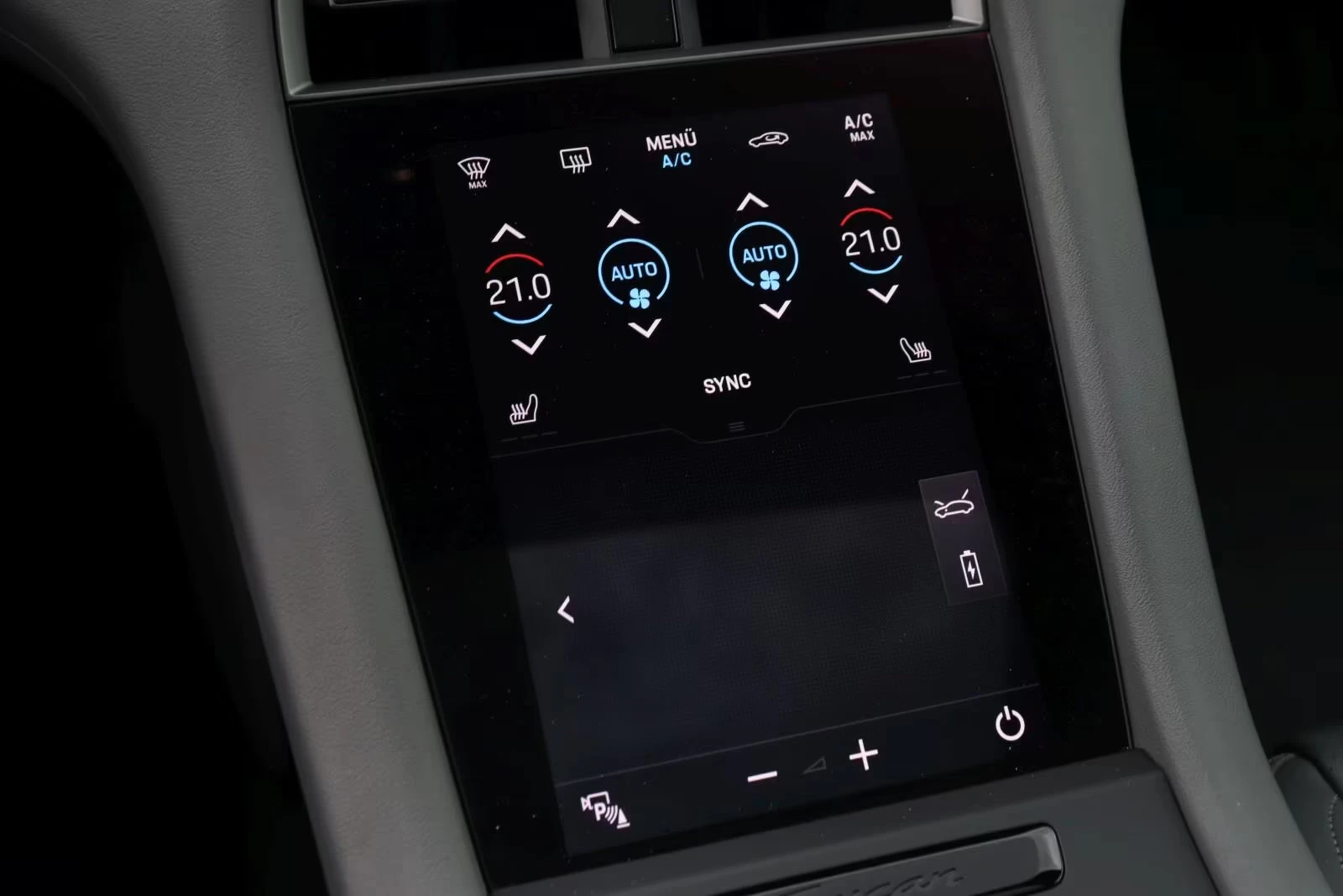 Porsche Taycan 4/476HP/93KWH/CHRONO/MATRIX/BOSE/PANO/360/393z, снимка 16 - Автомобили и джипове - 54428231