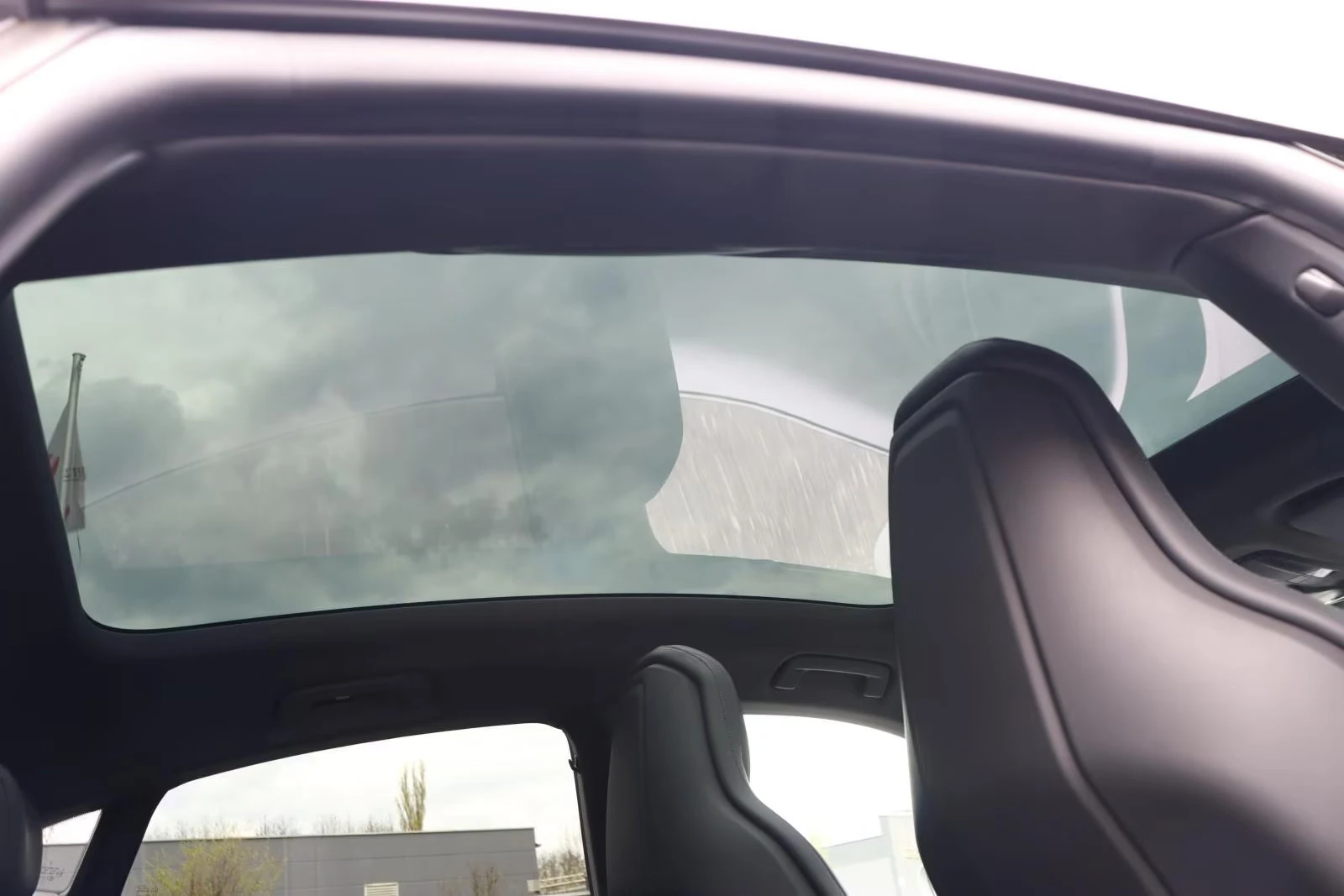 Porsche Taycan 4/476HP/93KWH/CHRONO/MATRIX/BOSE/PANO/360/393z, снимка 13 - Автомобили и джипове - 54428231