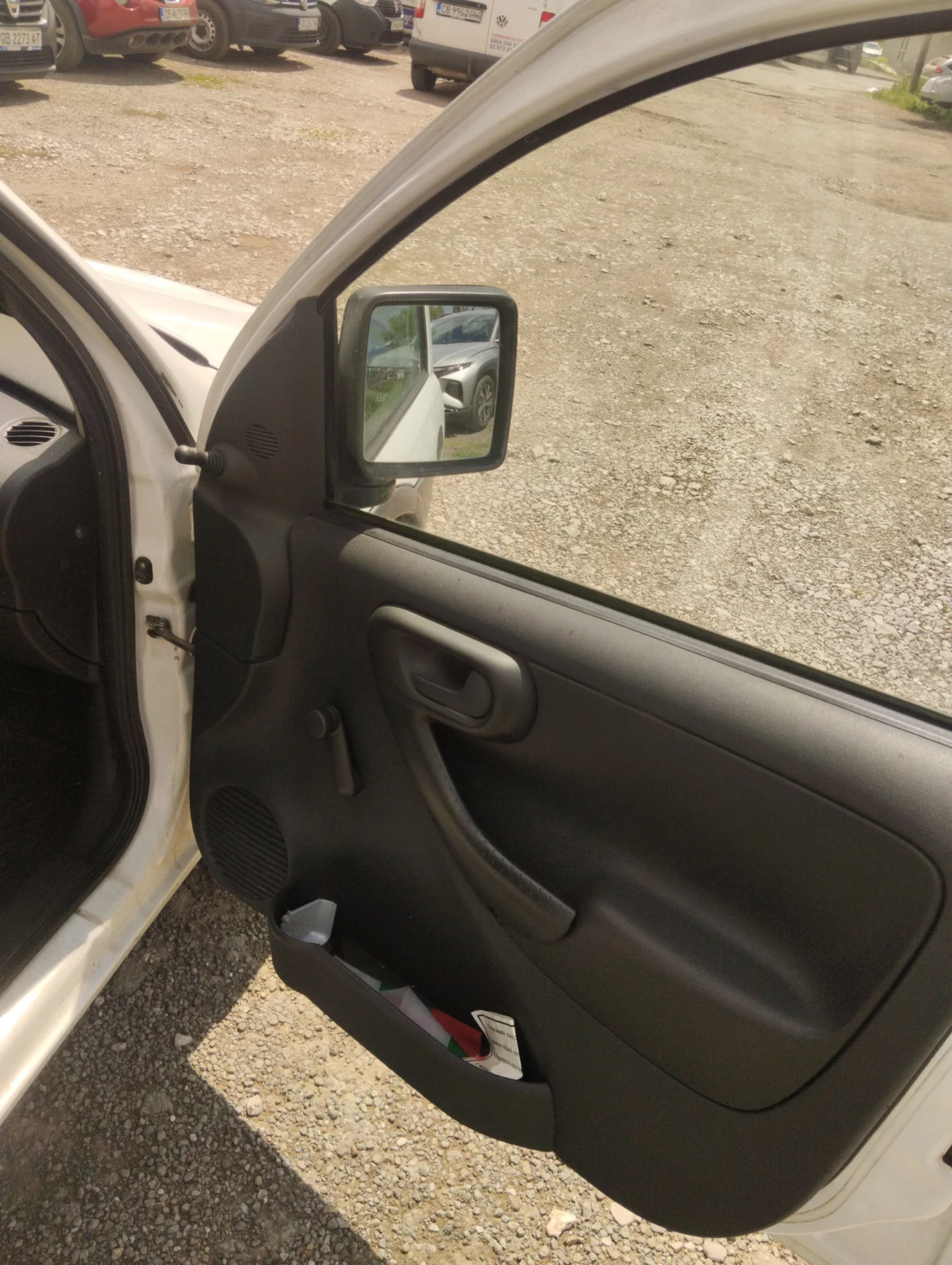 Opel Combo 1.6 СNG-метан, снимка 9 - Автомобили и джипове - 54573319