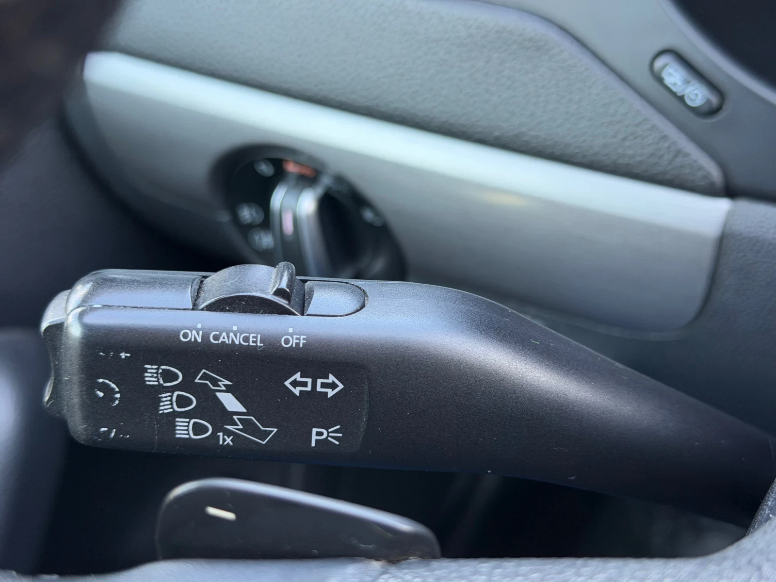 VW Jetta Highline 1.6 TDI, снимка 13 - Автомобили и джипове - 54977288