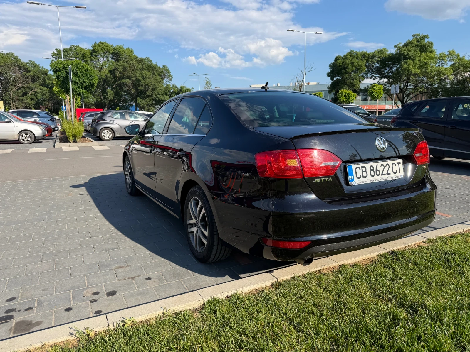 VW Jetta Highline 1.6 TDI, снимка 5 - Автомобили и джипове - 54977288