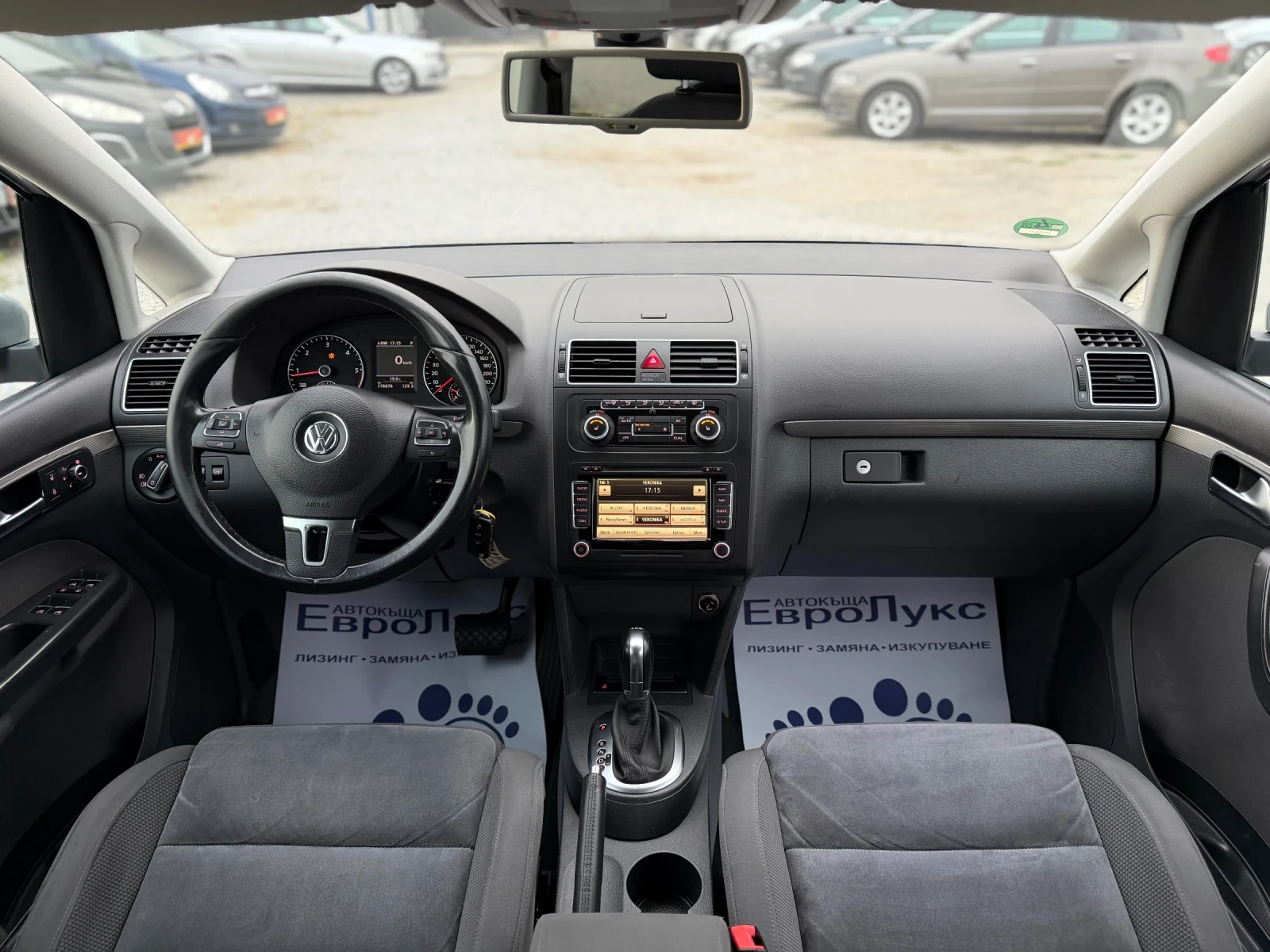 VW Touran 2.0TDI 140кс 7-места DSG НАВИ КАМЕРА, снимка 9 - Автомобили и джипове - 56271082