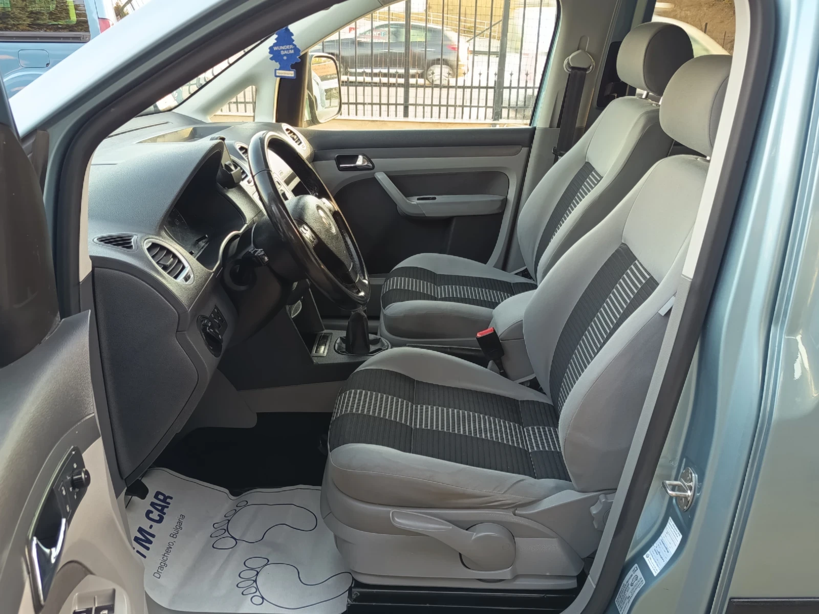 VW Caddy 1.9tdi, снимка 8 - Автомобили и джипове - 56415927