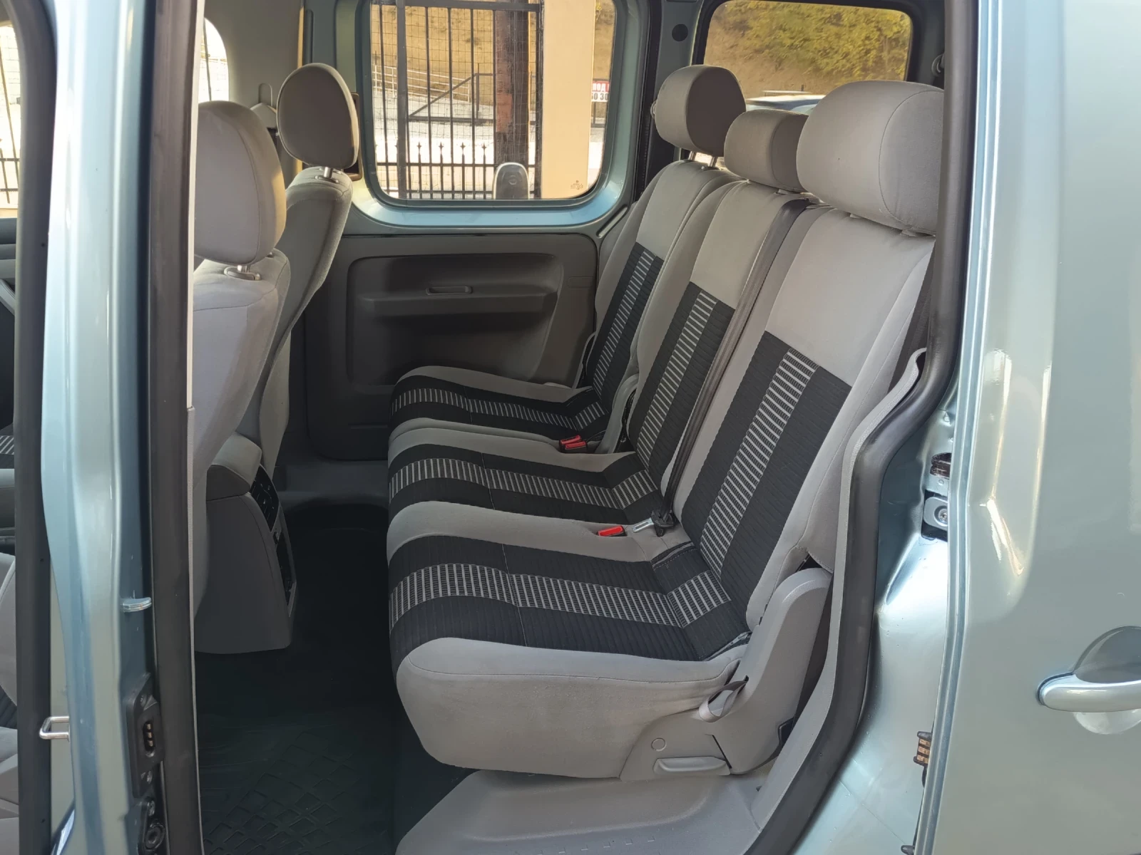 VW Caddy 1.9tdi, снимка 10 - Автомобили и джипове - 56415927