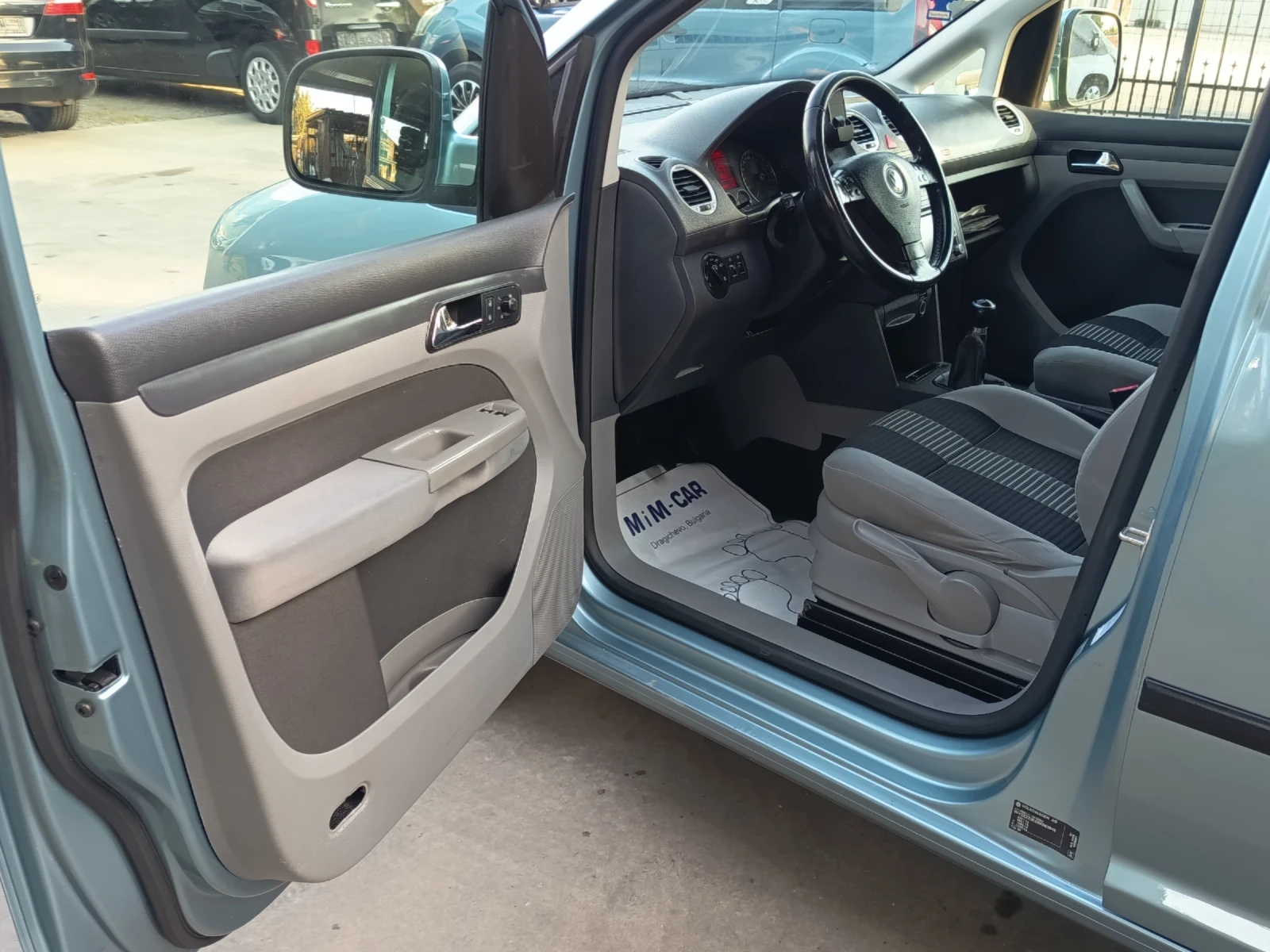 VW Caddy 1.9tdi, снимка 9 - Автомобили и джипове - 56415927
