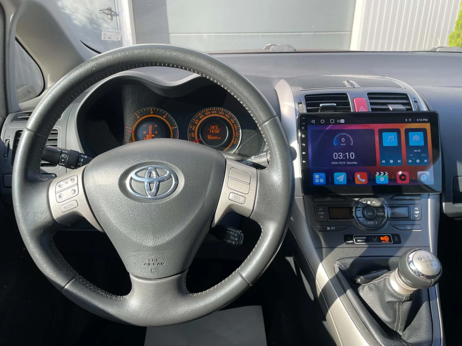 Toyota Auris, снимка 8 - Автомобили и джипове - 56485058