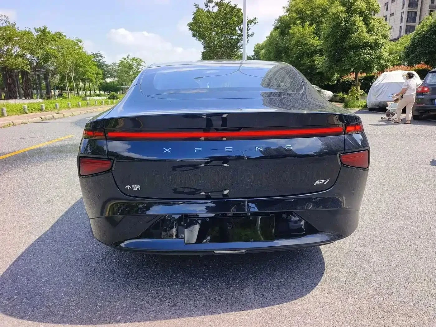 Xpeng P7, снимка 5 - Автомобили и джипове - 56684712