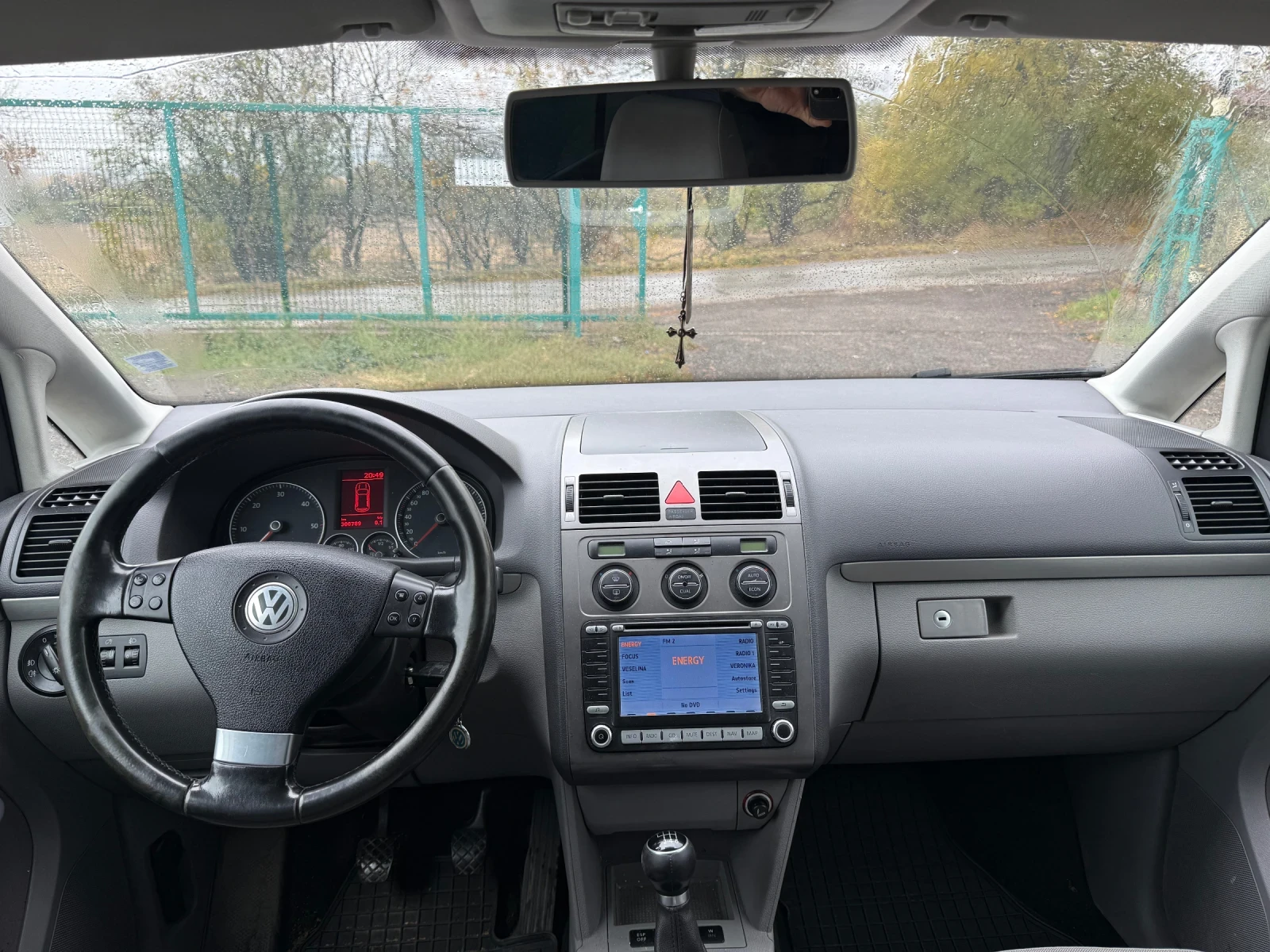 VW Touran 2.0 TDI-170к.с , снимка 9 - Автомобили и джипове - 56748477