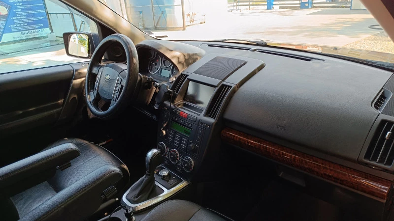 Land Rover Freelander 2.2, снимка 7 - Автомобили и джипове - 47017771