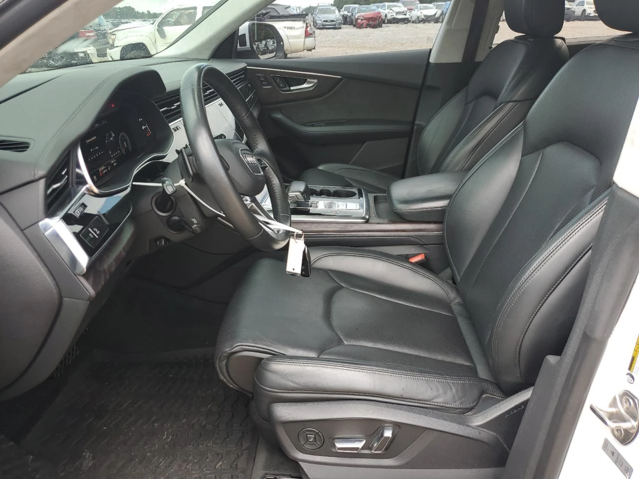 Audi Q8 Въздух* Sline* Matrix* Distronic* B&O* Масаж* Обду - изображение 3