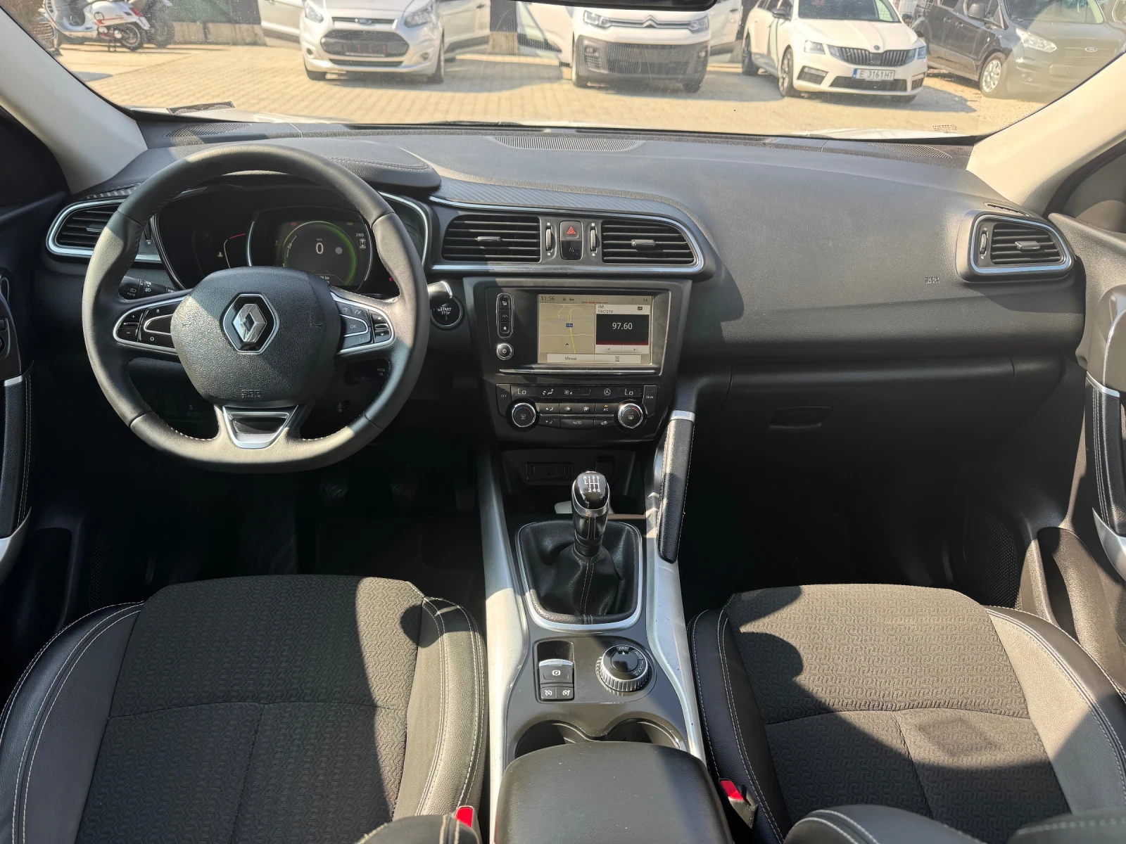 Renault Kadjar 1.6DCi 4x4 CAMERA NAVI FULL, снимка 12 - Автомобили и джипове - 53851635
