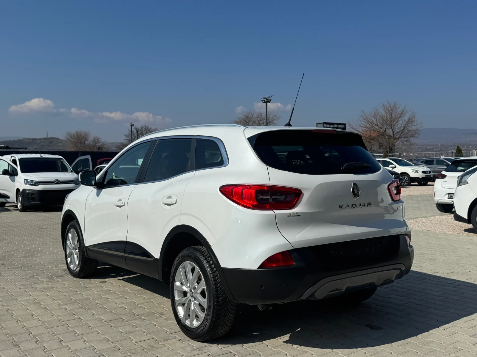 Renault Kadjar 1.6DCi 4x4 CAMERA NAVI FULL, снимка 3 - Автомобили и джипове - 53851635