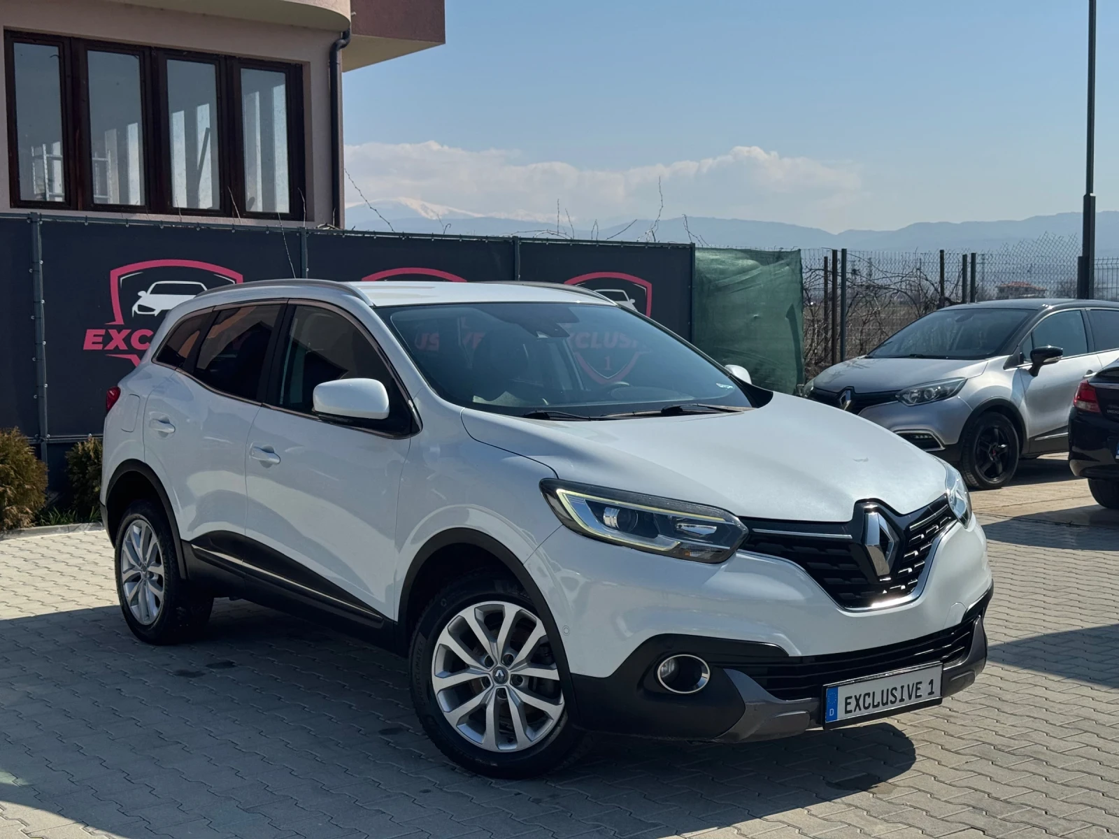 Renault Kadjar 1.6DCi 4x4 CAMERA NAVI FULL, снимка 7 - Автомобили и джипове - 53851635