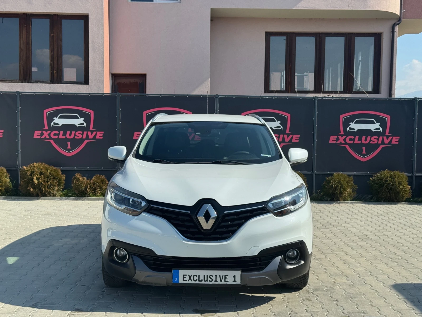 Renault Kadjar 1.6DCi 4x4 CAMERA NAVI FULL, снимка 8 - Автомобили и джипове - 53851635