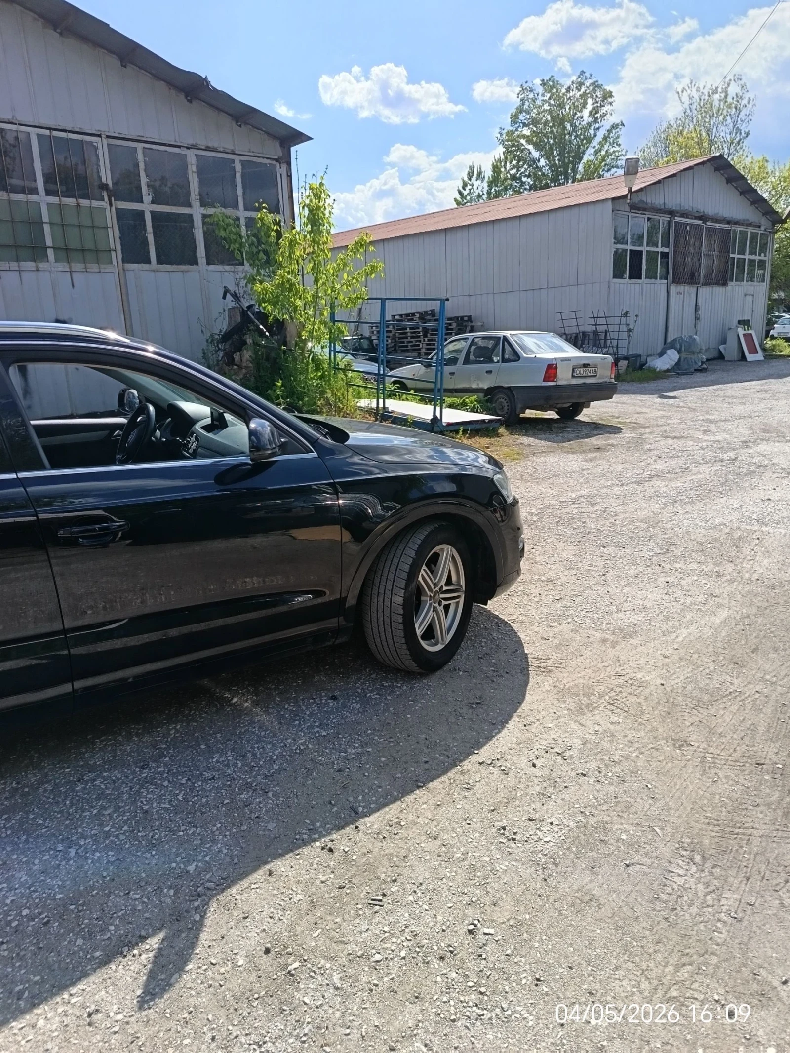 Audi Q3 2.0tdi, снимка 4 - Автомобили и джипове - 54443802