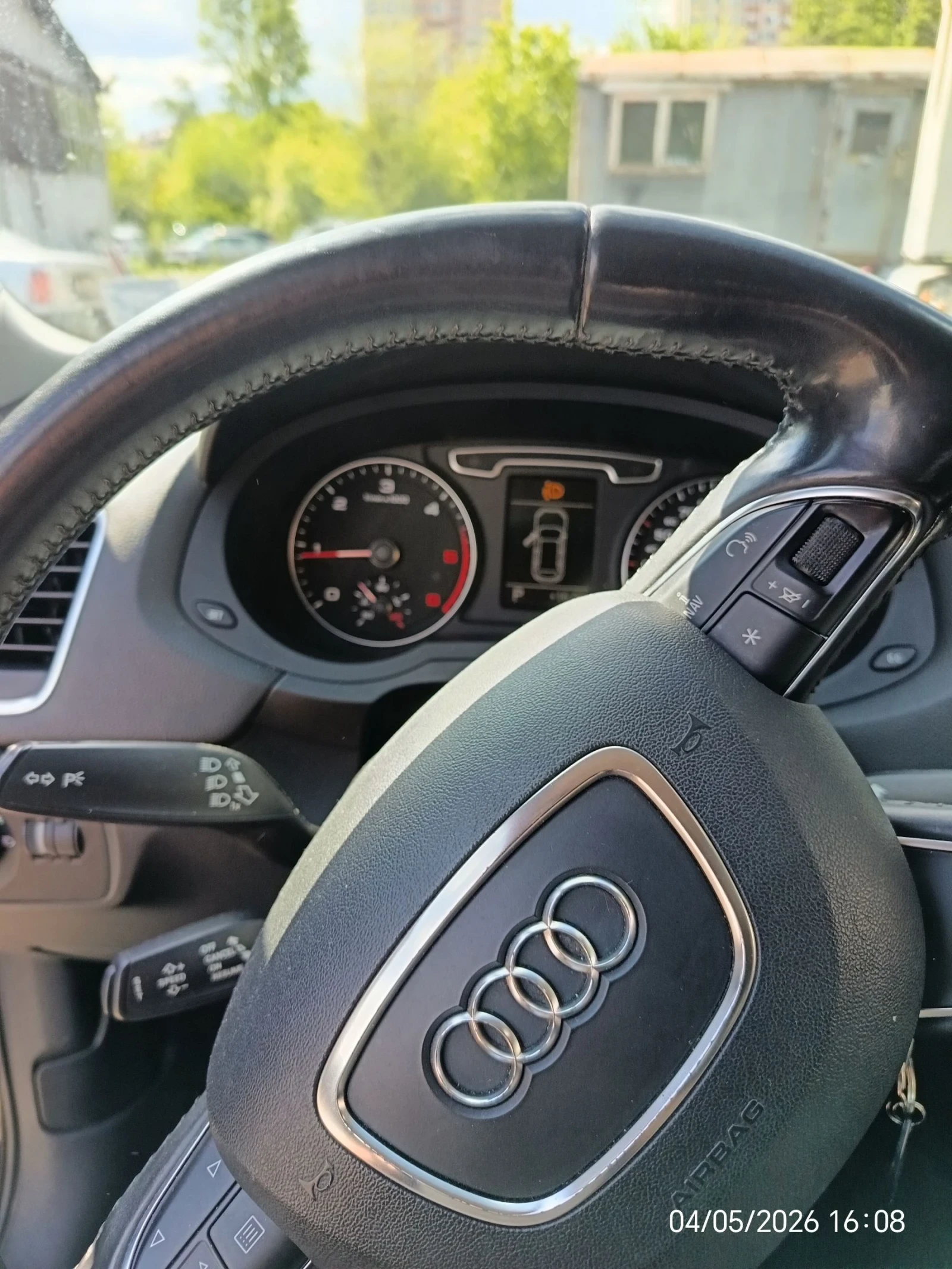 Audi Q3 2.0tdi, снимка 9 - Автомобили и джипове - 54443802