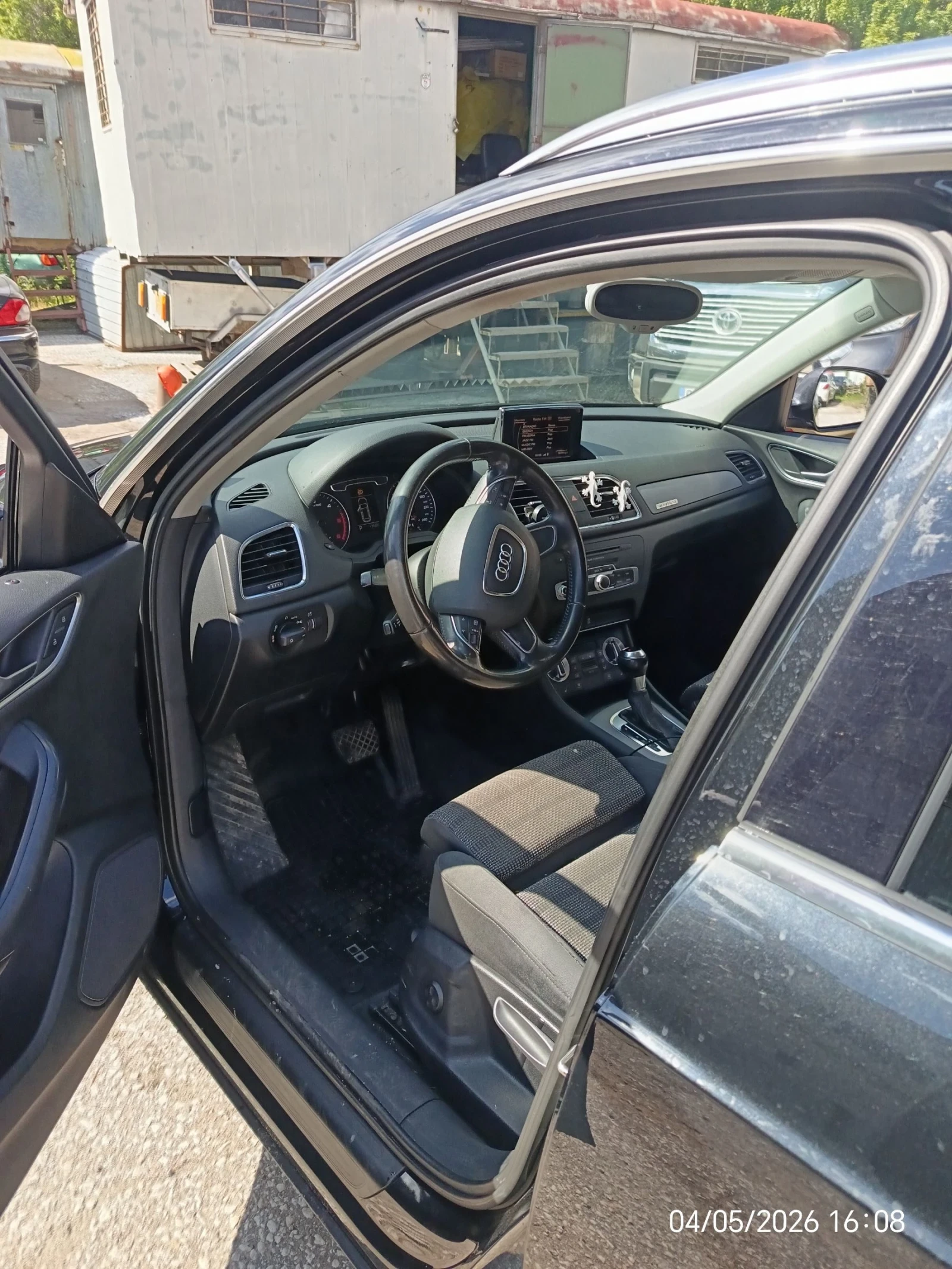 Audi Q3 2.0tdi, снимка 8 - Автомобили и джипове - 54443802