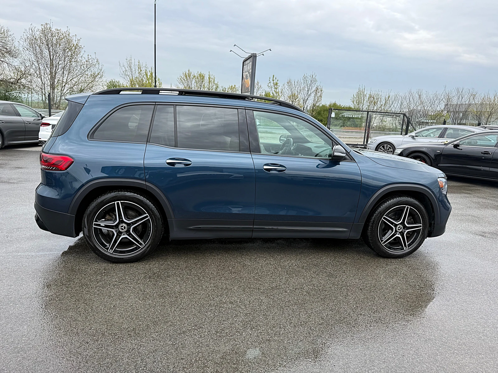 Mercedes-Benz GLB 250 AMG-DISTRONIK-PANORAMA-LED-KAMERA-ПОДГРЕЯВАНЕ-FULL, снимка 6 - Автомобили и джипове - 54684315