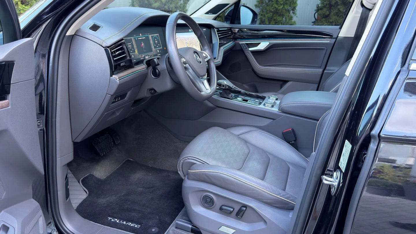 VW Touareg, снимка 5 - Автомобили и джипове - 56420614