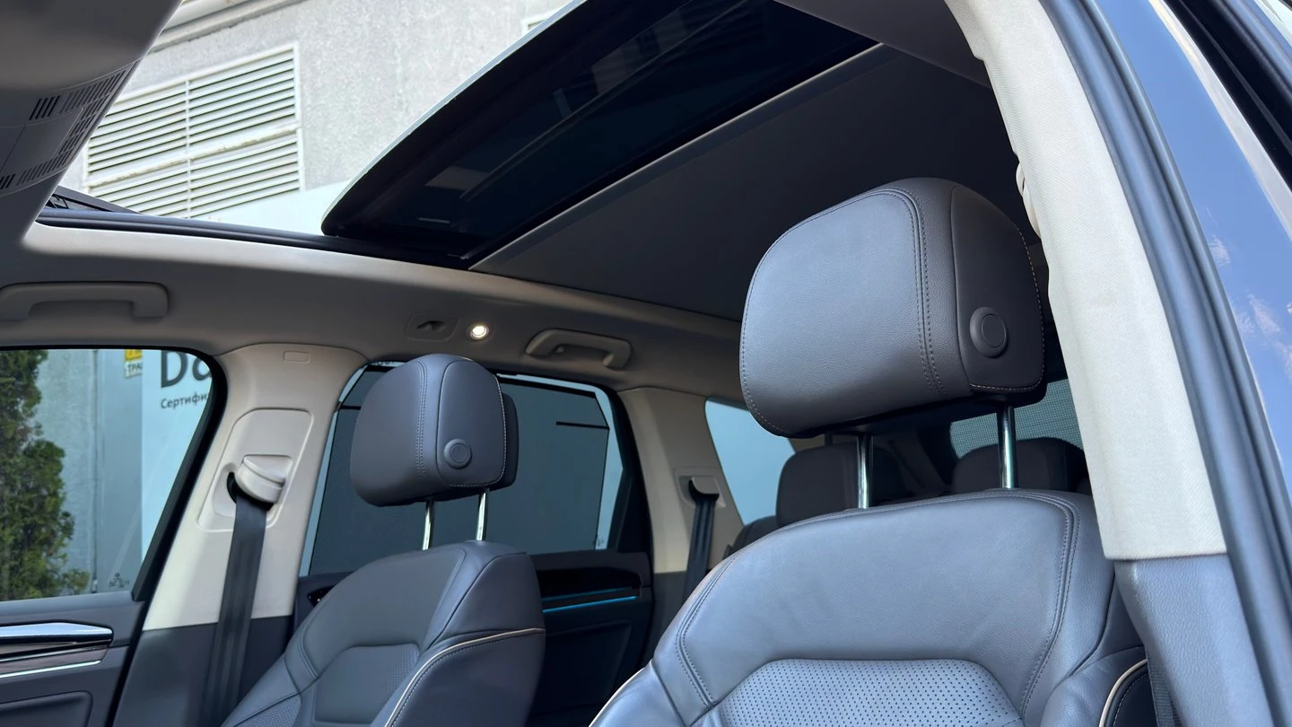 VW Touareg, снимка 8 - Автомобили и джипове - 56420614