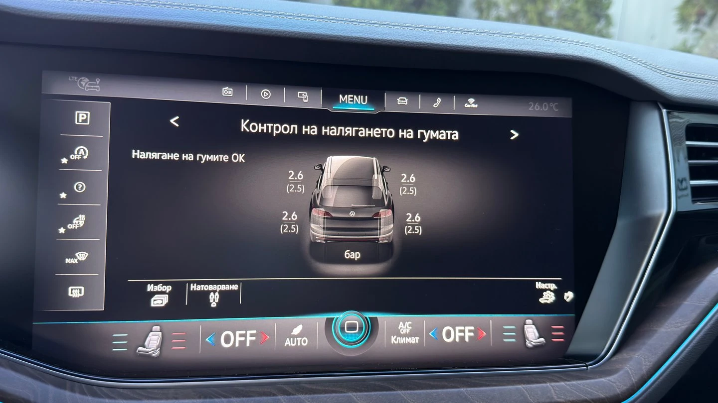 VW Touareg, снимка 15 - Автомобили и джипове - 56420614