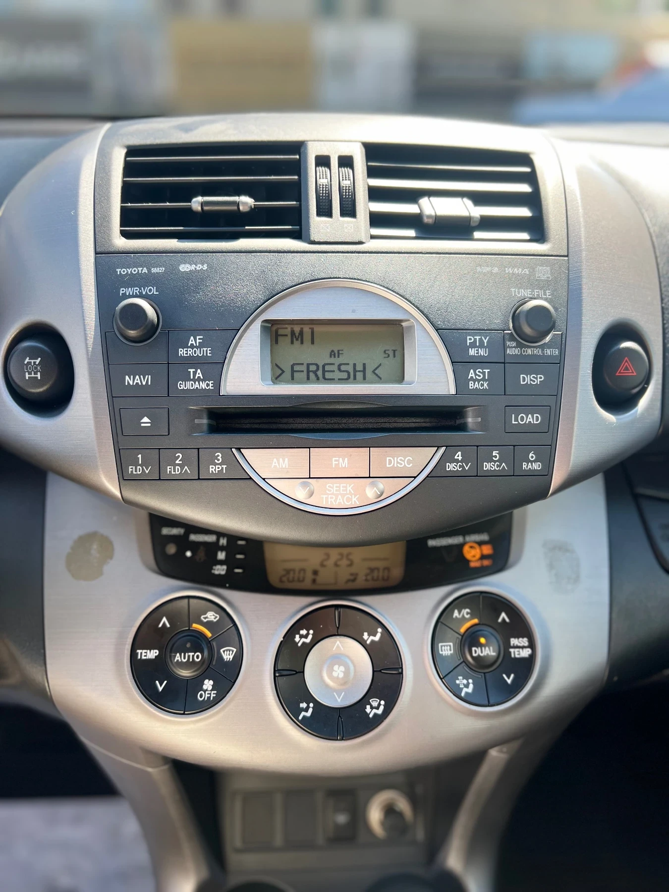 Toyota Rav4 2.2 D4D 4x4, снимка 9 - Автомобили и джипове - 55025477