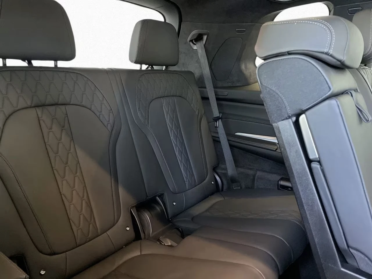 BMW X7 40d / M SPORT PRO / HUD / 360 / SKY LOUNGE / H&K , снимка 14 - Автомобили и джипове - 55392451