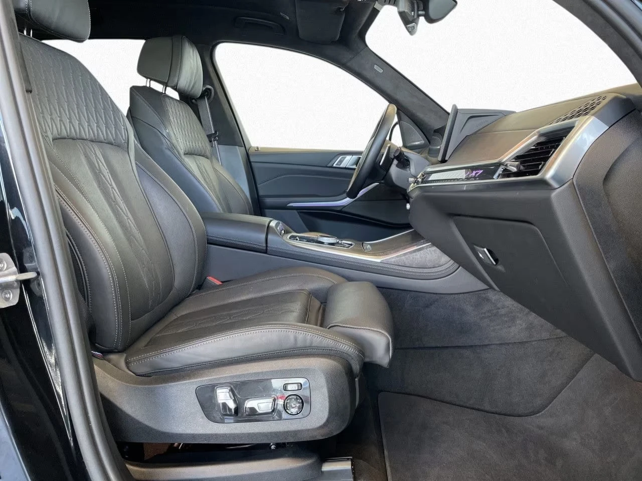 BMW X7 40d / M SPORT PRO / HUD / 360 / SKY LOUNGE / H&K , снимка 11 - Автомобили и джипове - 55392451
