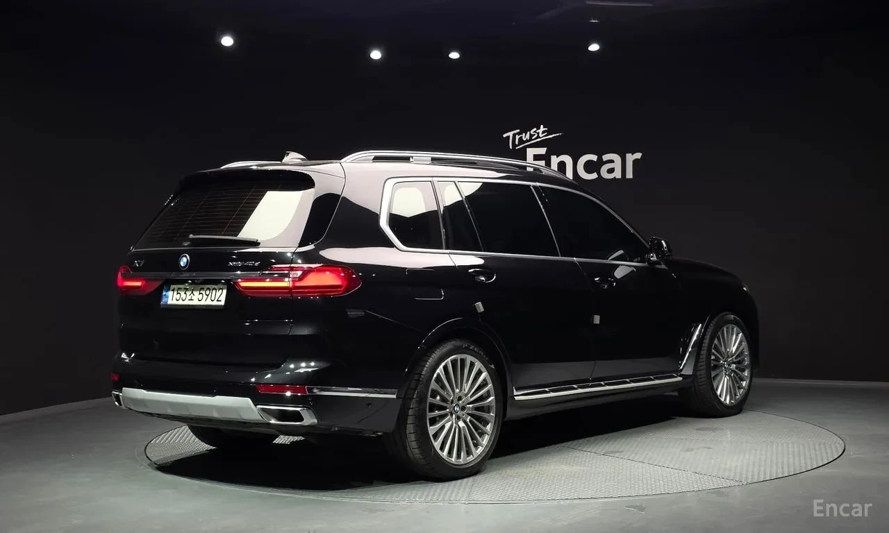 BMW X7 xDrive 40d Design Pure Excellence/FULL MAX/, снимка 2 - Автомобили и джипове - 55833948