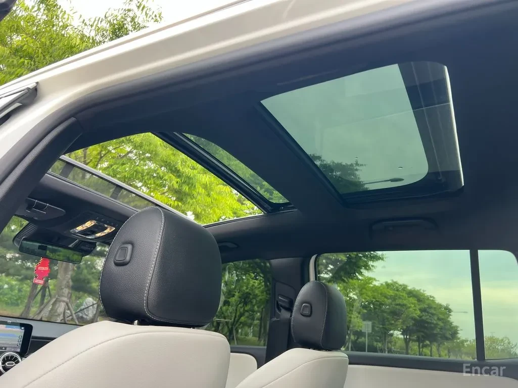Mercedes-Benz GLB 250 250* 4MATIC* PANO* NAVI* КАМЕРА* ПОДГРЕВ* 8AT, снимка 13 - Автомобили и джипове - 56162990