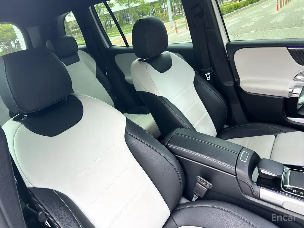 Mercedes-Benz GLB 250 250* 4MATIC* PANO* NAVI* КАМЕРА* ПОДГРЕВ* 8AT, снимка 12 - Автомобили и джипове - 56162990