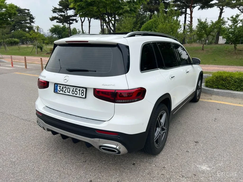 Mercedes-Benz GLB 250 250* 4MATIC* PANO* NAVI* КАМЕРА* ПОДГРЕВ* 8AT, снимка 4 - Автомобили и джипове - 56162990
