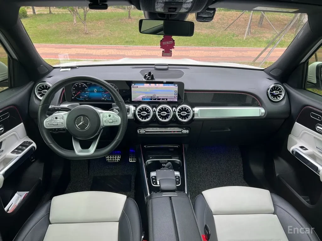 Mercedes-Benz GLB 250 250* 4MATIC* PANO* NAVI* КАМЕРА* ПОДГРЕВ* 8AT, снимка 7 - Автомобили и джипове - 56162990