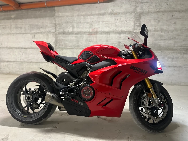 Ducati Panigale V4S, снимка 2 - Мотоциклети и мототехника - 52356771