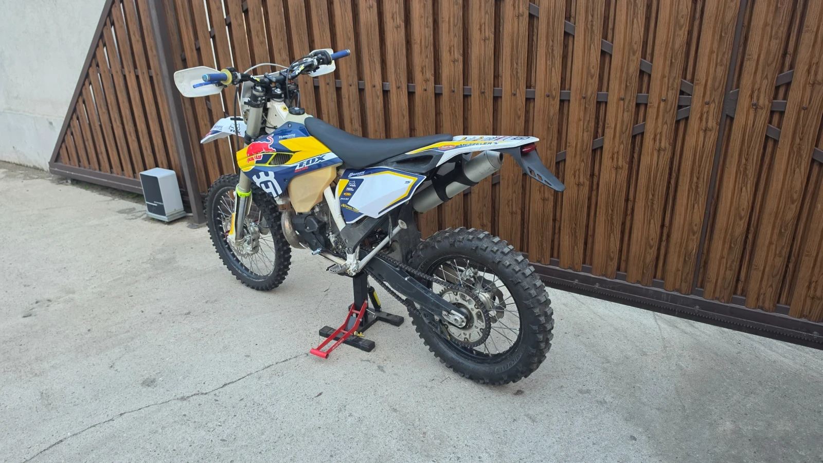 Husqvarna 250 250 2T, снимка 2 - Мотоциклети и мототехника - 56683013