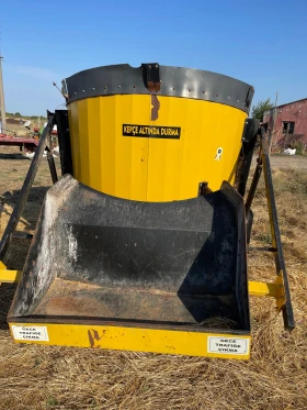 Друг вид Внос Фуражораздаващо ремарке 5 кубика, снимка 4