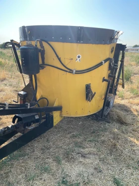 Друг вид Внос Фуражораздаващо ремарке 5 кубика, снимка 3