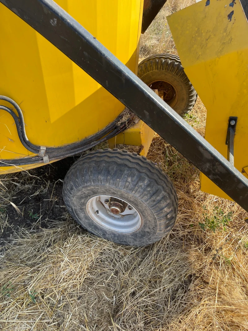 Друг вид Внос Фуражораздаващо ремарке 5 кубика, снимка 12 - Селскостопанска техника - 52678548