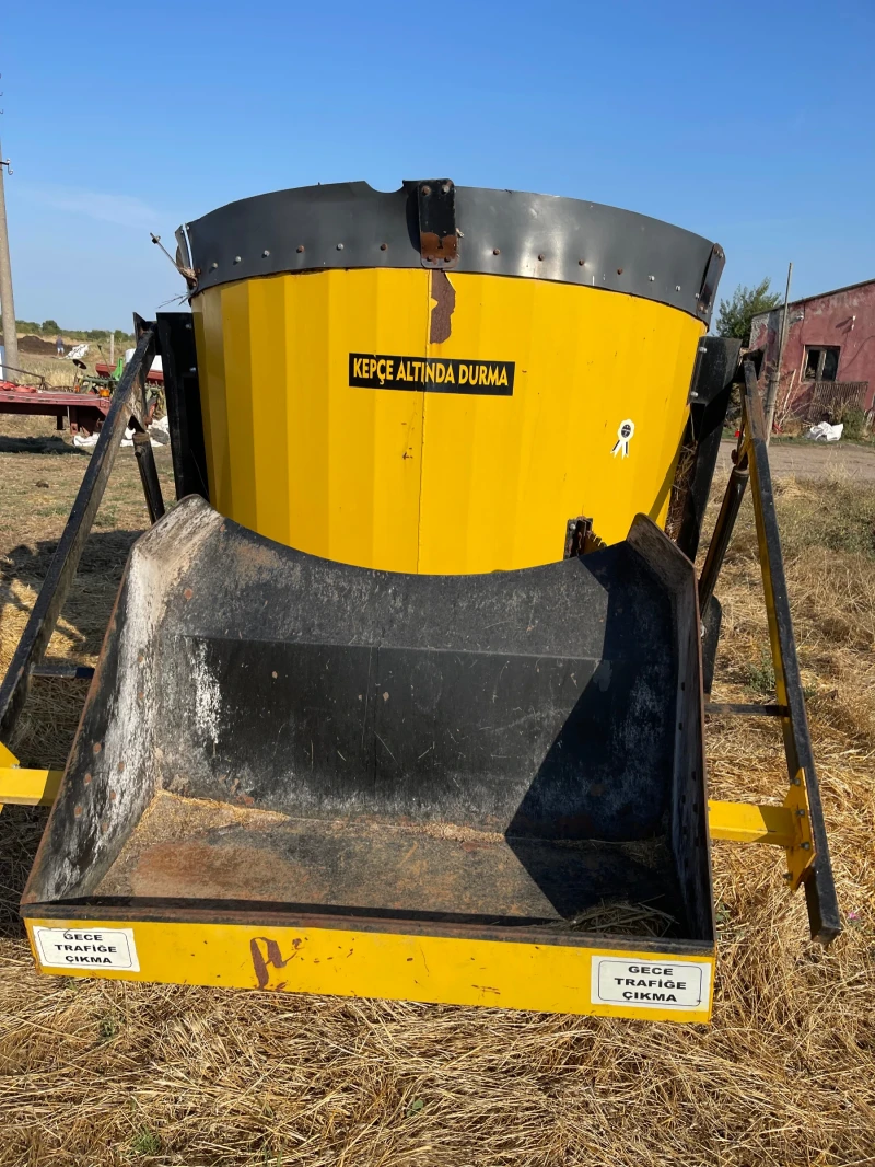 Друг вид Внос Фуражораздаващо ремарке 5 кубика, снимка 11 - Селскостопанска техника - 52678548