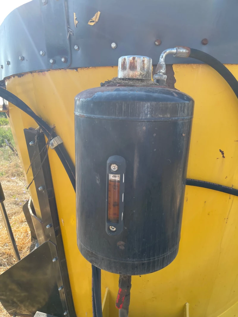 Друг вид Внос Фуражораздаващо ремарке 5 кубика, снимка 10 - Селскостопанска техника - 52678548