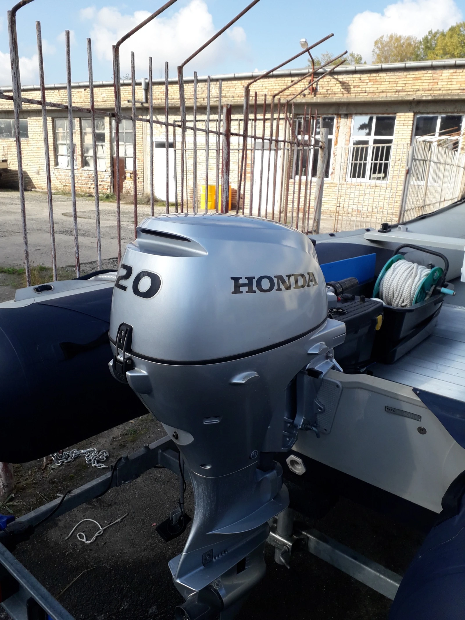 Надуваема лодка Honda Marine Т 40 - изображение 3