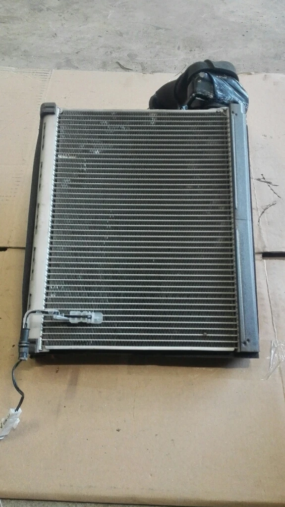Радиатор климатик вътрешен Лексус ИС220