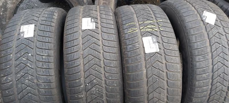 Гуми Зимни 255/60R18, снимка 1 - Гуми и джанти - 31480420