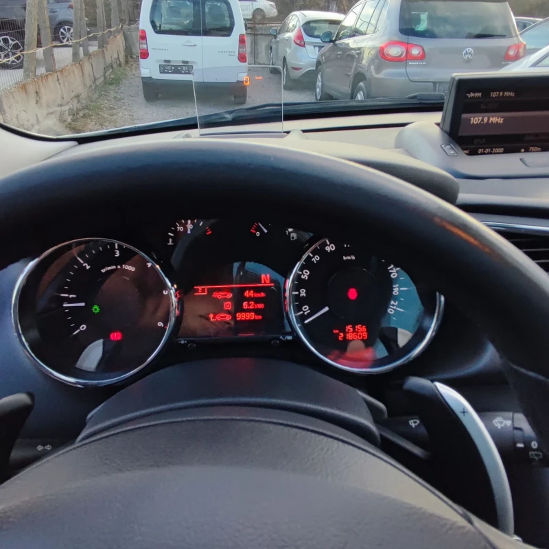 Peugeot 3008 1.6* EHDI* AVTOMATIK* NAVI* PANORAMA* PERLA* KSENO, снимка 10 - Автомобили и джипове - 52282183