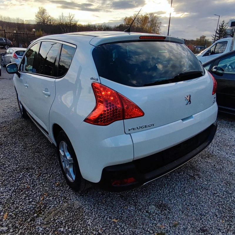 Peugeot 3008 1.6* EHDI* AVTOMATIK* NAVI* PANORAMA* PERLA* KSENO, снимка 6 - Автомобили и джипове - 52282183