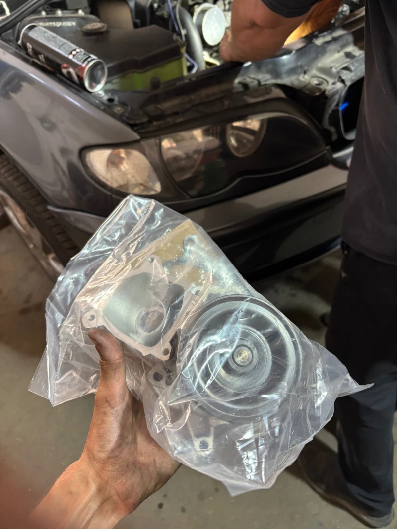 BMW 320, снимка 15 - Автомобили и джипове - 52339349