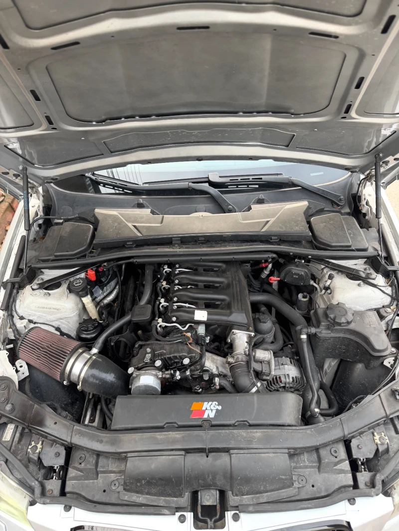 BMW 330 Facelift 231к.с., снимка 12 - Автомобили и джипове - 52630309