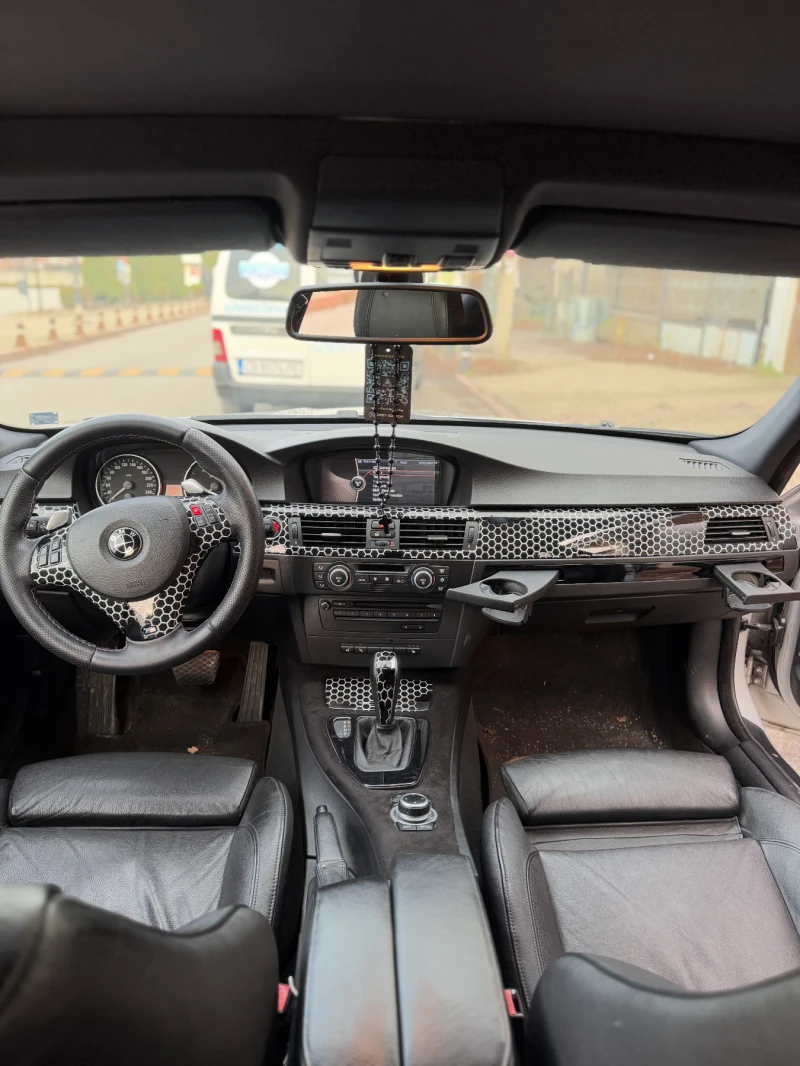 BMW 330 Facelift 231к.с., снимка 9 - Автомобили и джипове - 52630309